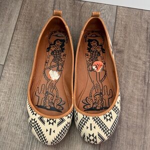 Rock & Candy Black and Cream Patterned Flats